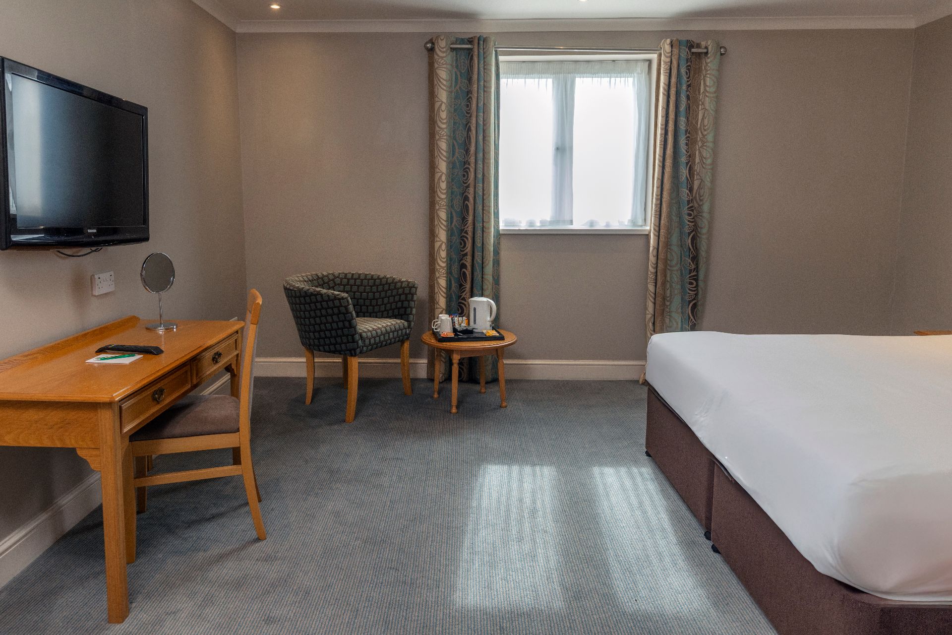 Deluxe Room Decor
